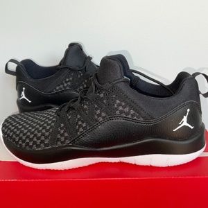 Nike Air Jordan Deca Fly Basketball Shoes 3Y NEW